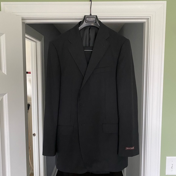 Hickey Freeman Charcoal Men’s Suit - 44L - Picture 1 of 3